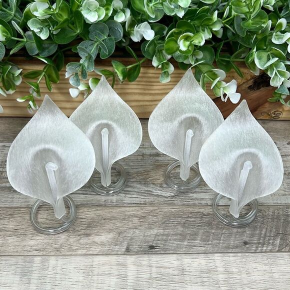 Lily Lucite Modern Floral Napkin Rings, Set of 4 - Picture 1 of 9